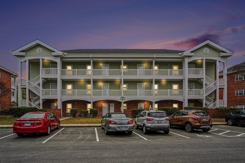 This beautifully updated one bedroom condo offers a bright and - Beach Condo for sale in Myrtle Beach, South Carolina on Beachhouse.com