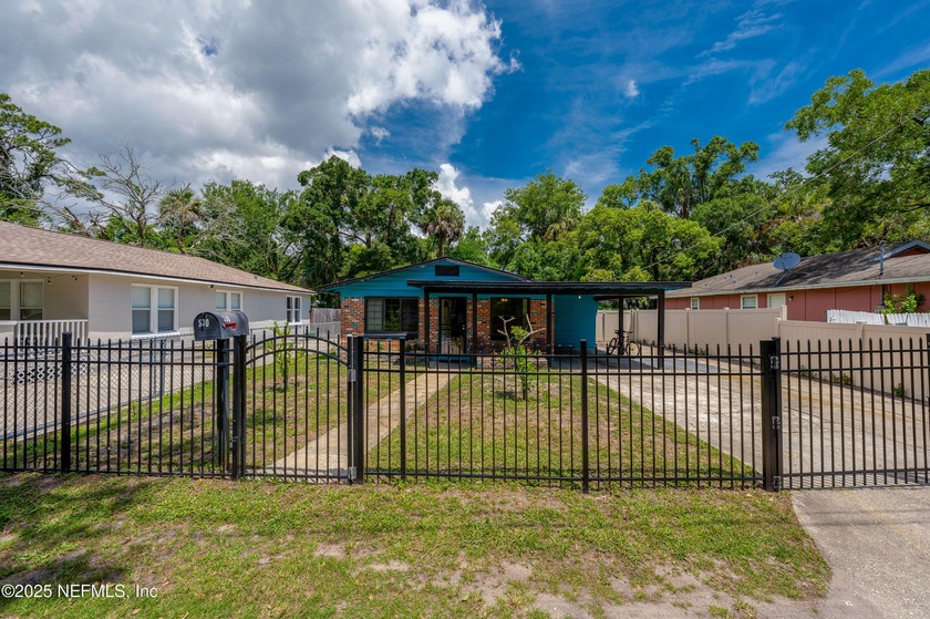 Endless Potential in Daytona Beach - 3 Bed, 2 Bath Charmer! This - Beach Home for sale in Daytona Beach, Florida on Beachhouse.com