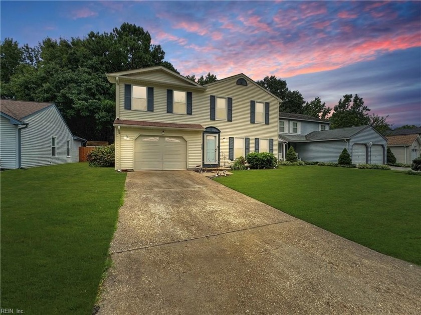 Welcome to 1108 Mill Lake Quarter, a spacious 4-bedroom, 2 - Beach Home for sale in Chesapeake, Virginia on Beachhouse.com