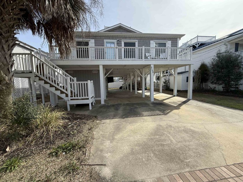 Walk to the beach!  This lovely home is turnkey, fully furnished - Beach Home for sale in North Myrtle Beach, South Carolina on Beachhouse.com