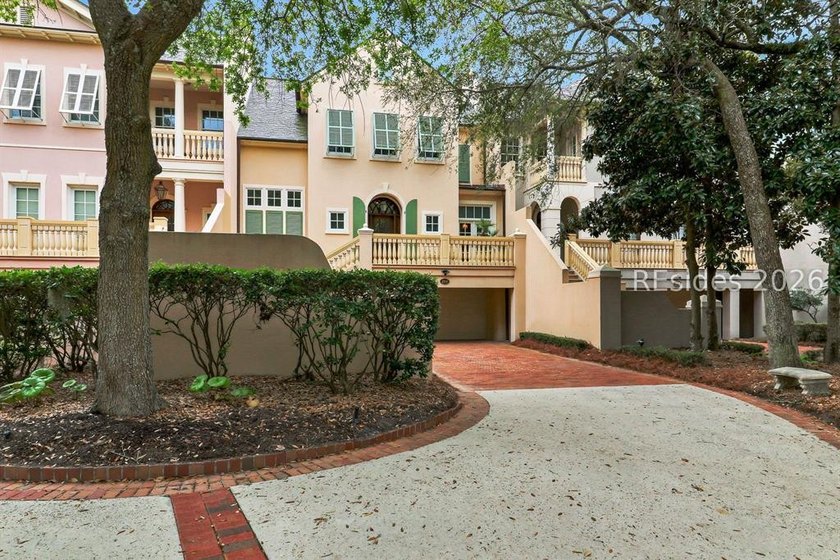 A rare opportunity to be on the oceanfront in Leamington's - Beach Condo for sale in Hilton Head Island, South Carolina on Beachhouse.com