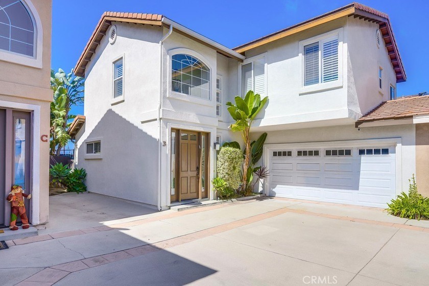 Discover an exceptional opportunity in Eastside Costa Mesa--this - Beach Townhome/Townhouse for sale in Costa Mesa, California on Beachhouse.com