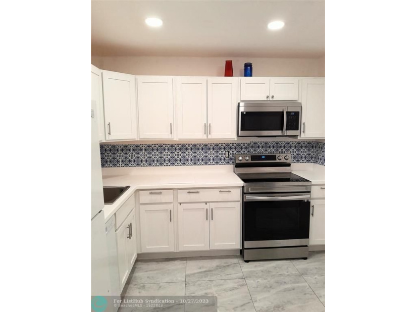 PRICED TO SELL! This fully renovated 2/2 is located on the 3rd - Beach Condo for sale in North Lauderdale, Florida on Beachhouse.com