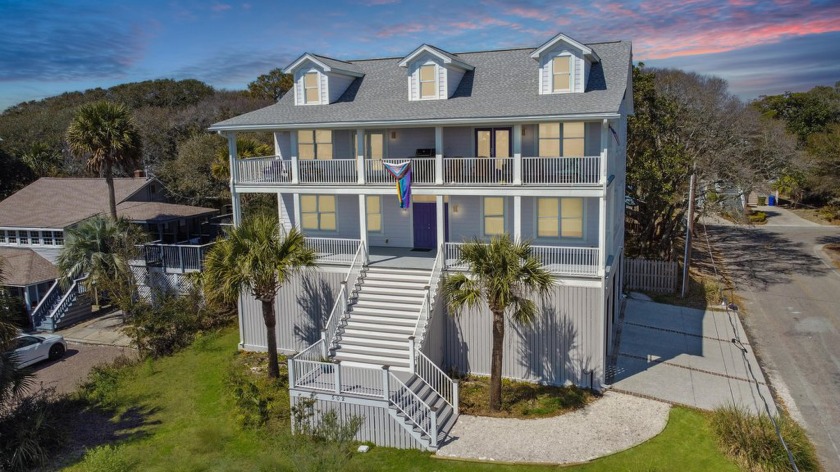 Oceanfront Luxury Living on Folly Beach.Welcome to your dream - Beach Home for sale in Folly Beach, South Carolina on Beachhouse.com