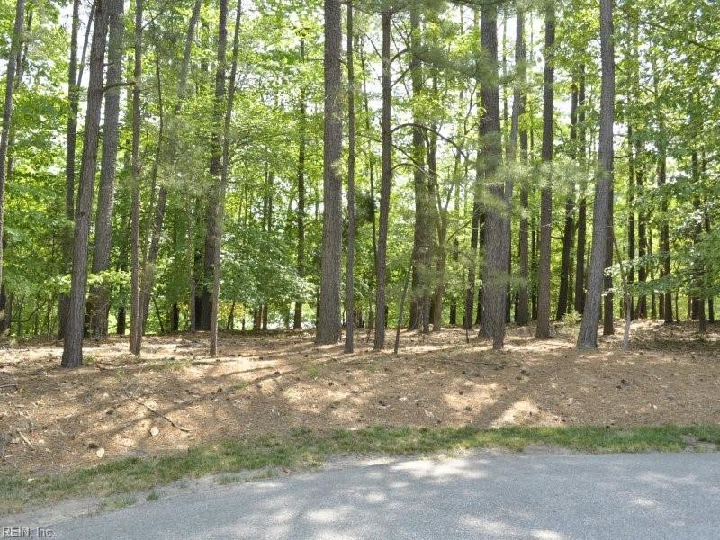 KINGSMILL WATERFRONT - Large wooded elevated waterfront lot on - Beach Lot for sale in Williamsburg, Virginia on Beachhouse.com