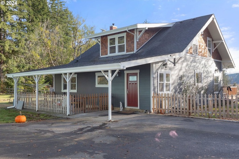 Beautifully updated three-bedroom, two-bath farmhouse with new - Beach Home for sale in Coos Bay, Oregon on Beachhouse.com