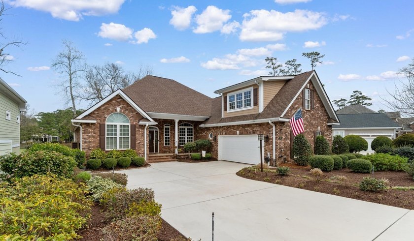 Welcome to your golf course retreat in the gated community of - Beach Home for sale in North Myrtle Beach, South Carolina on Beachhouse.com