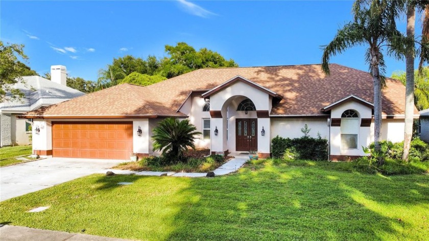 **NEW LIST PRICE**SELLER'S ARE VERY MOTIVATED! Nestled in the - Beach Home for sale in Palm Harbor, Florida on Beachhouse.com