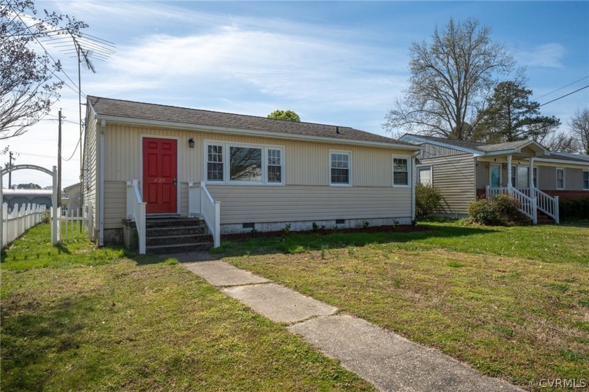 Move-in ready, cozy vinyl-sided Ranch with 2 Bedrooms, 1 Bath - Beach Home for sale in Tappahannock, Virginia on Beachhouse.com