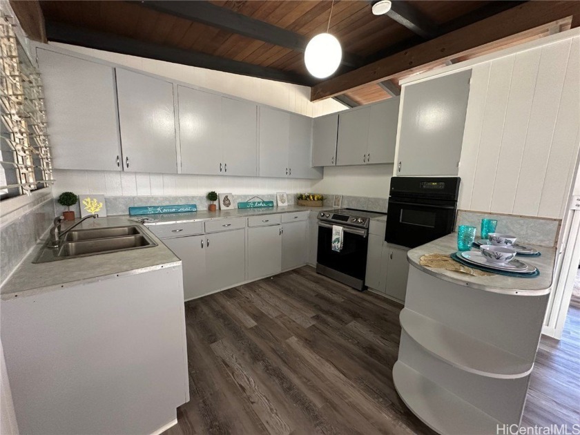 This 2024 renovated 3bed/2 full bath, with 4 brand-new split - Beach Home for sale in Haleiwa, Hawaii on Beachhouse.com