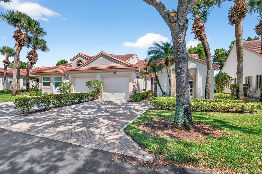 Welcome to the desirable active community of Emerald Pointe,This - Beach Home for sale in Delray Beach, Florida on Beachhouse.com