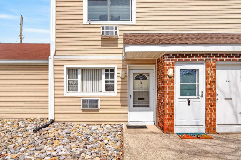 Welcome to Dolphin Cove! This End Unit is the Largest one - Beach Condo for sale in Brigantine, New Jersey on Beachhouse.com