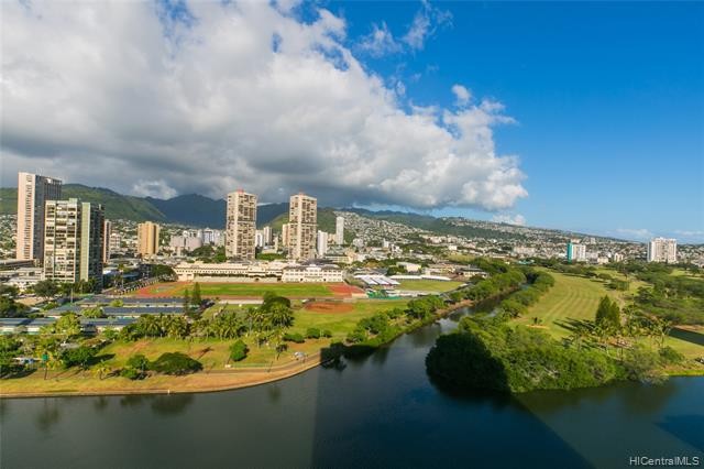Great Opportunity to turn this fixer upper into the home of your - Beach Condo for sale in Honolulu, Hawaii on Beachhouse.com