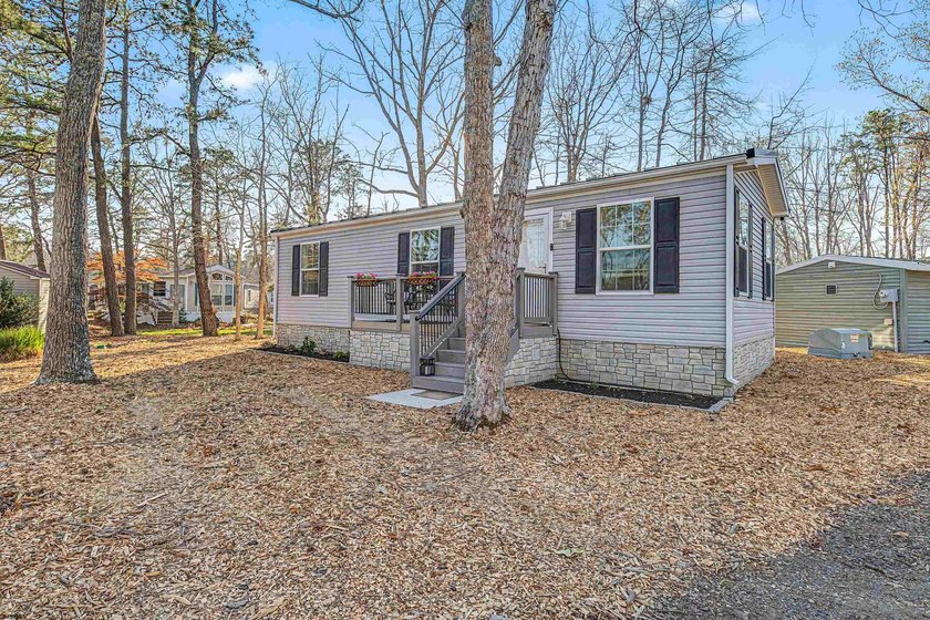 Welcome to Swan Lake, a hidden gem tucked away in South Jersey - Beach Home for sale in Galloway, New Jersey on Beachhouse.com
