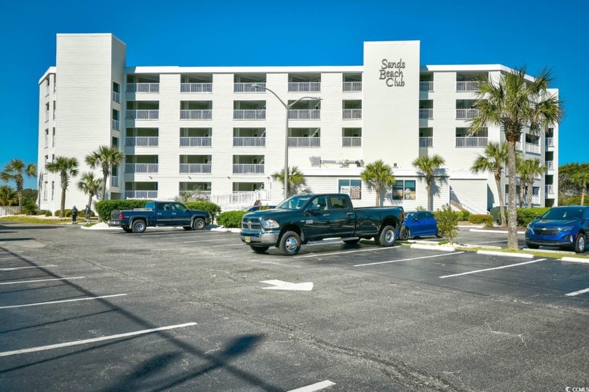 This beautifully updated 2-bedroom, 2-bathroom condo offers the - Beach Condo for sale in Myrtle Beach, South Carolina on Beachhouse.com