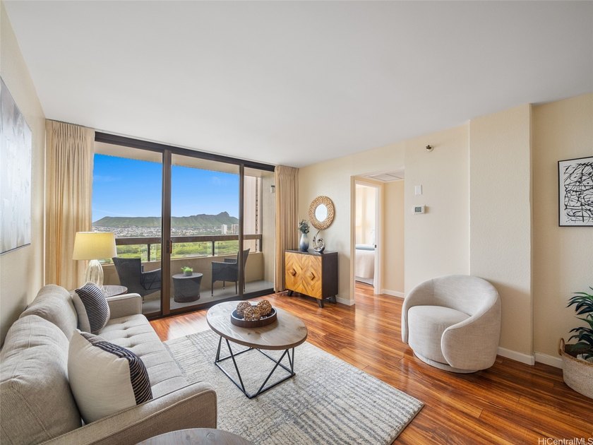 This beautiful 2-bedroom, 2-bathroom unit offers breathtaking - Beach Condo for sale in Honolulu, Hawaii on Beachhouse.com