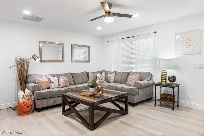 Incredible TURN KEY property in the heart of Naples. Fully - Beach Townhome/Townhouse for sale in Naples, Florida on Beachhouse.com
