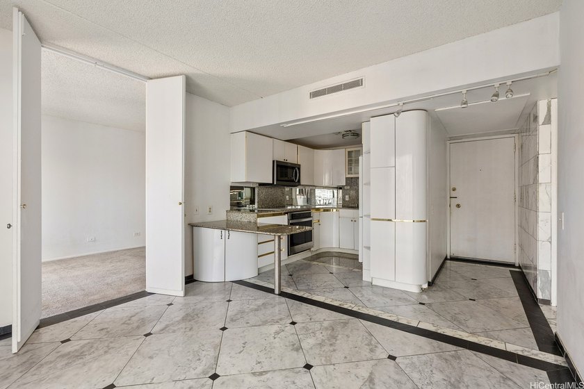 Welcome to Harbor Square, where convenience meets island living - Beach Condo for sale in Honolulu, Hawaii on Beachhouse.com