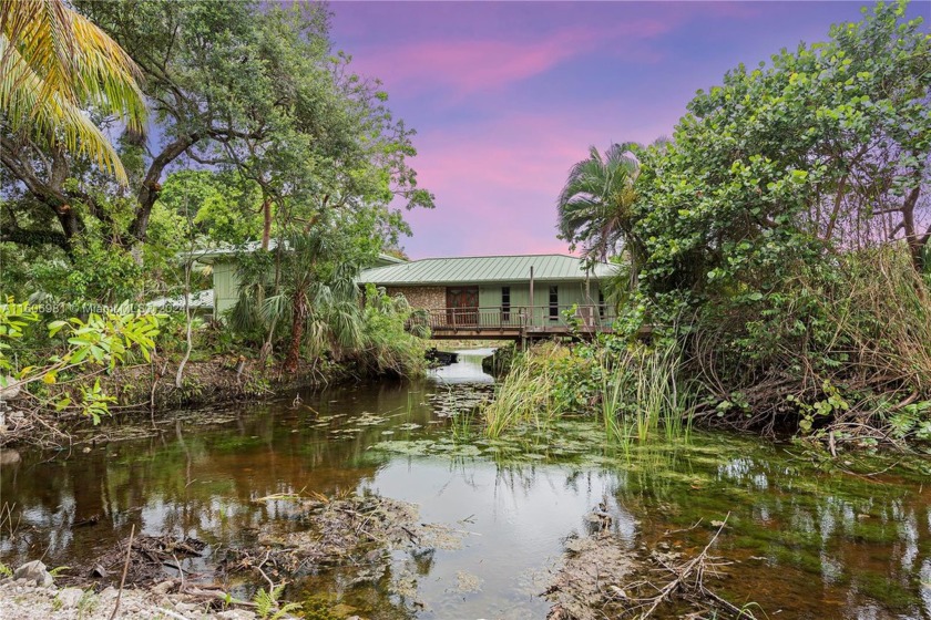 This unique tri-level, 5 bedroom, 2.5 bath home has 4,500 SF of - Beach Home for sale in Homestead, Florida on Beachhouse.com