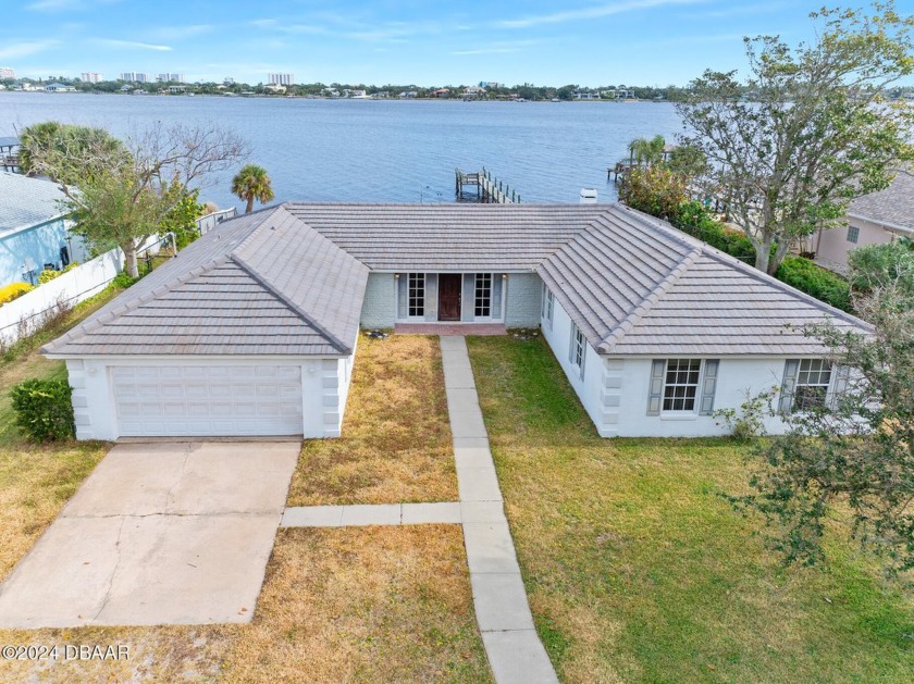 Riverfront Ormond Beach Opportunity. 4 bedroom, 2.5 bath solid - Beach Home for sale in Ormond Beach, Florida on Beachhouse.com