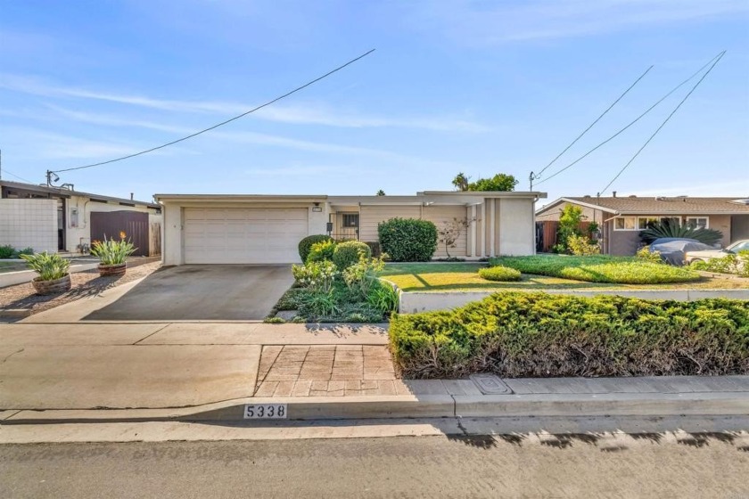 Delightful single- story home in quiet neighborhood. A charming - Beach Home for sale in La Mesa, California on Beachhouse.com