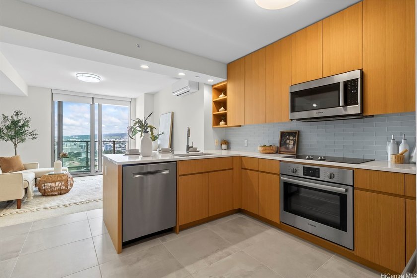 Experience elevated urban living at Sky Ala Moana West, one of - Beach Condo for sale in Honolulu, Hawaii on Beachhouse.com
