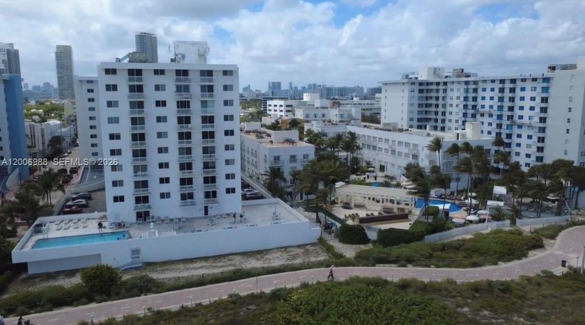 Welcome to 401 Ocean Dr, a beautifully maintained 1-bed/1-bath - Beach Condo for sale in Miami Beach, Florida on Beachhouse.com