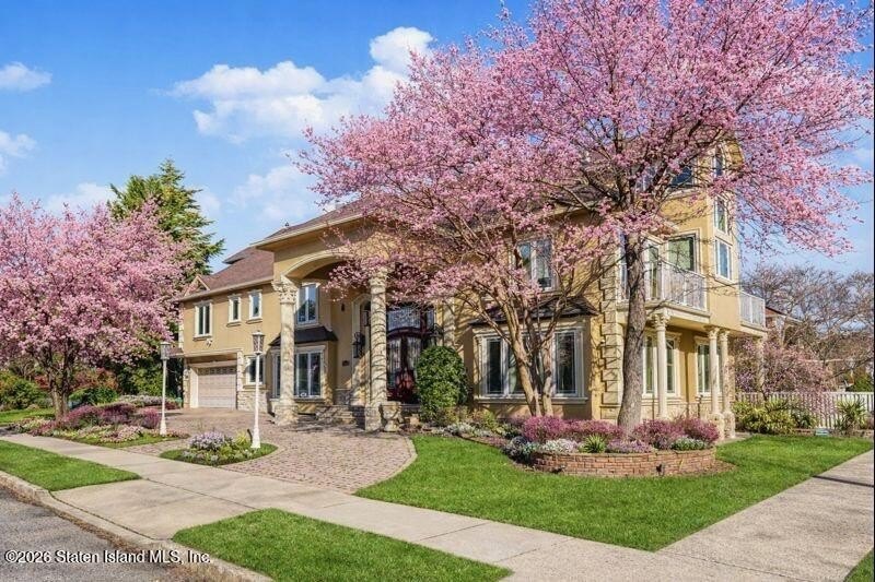 At 133 Ryan Place, elegance does not announce itself loudly, it - Beach Home for sale in Staten Island, New York on Beachhouse.com