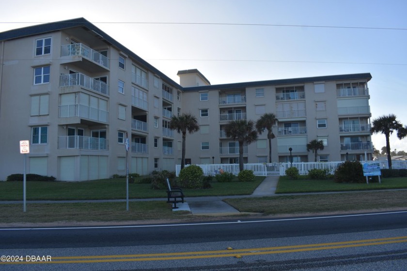 Heavenly beautiful roomy two-bedroom two bath unit ground floor - Beach Condo for sale in Ormond Beach, Florida on Beachhouse.com