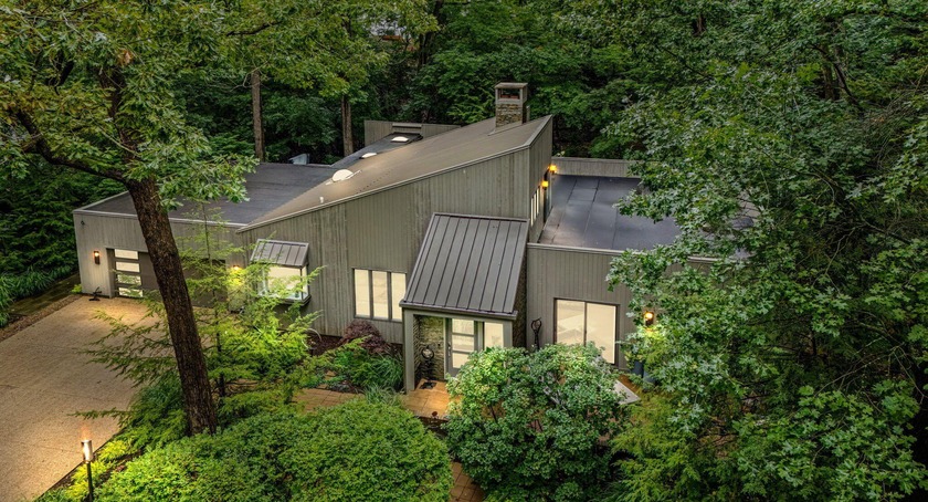 Rare architect designed mid century style retreat just 3 blocks - Beach Home for sale in New Buffalo, Michigan on Beachhouse.com