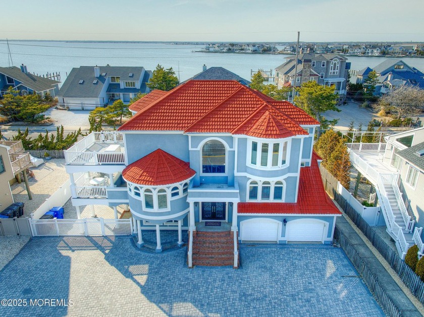 South Mantoloking | One of the finest homes being offered at the - Beach Home for sale in Mantoloking, New Jersey on Beachhouse.com