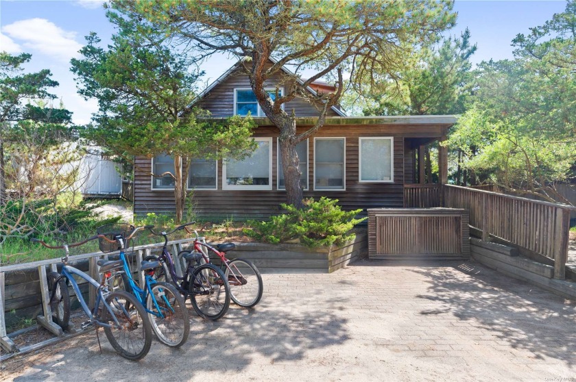 This charming home, featuring 5 bedrooms and two and a half - Beach Home for sale in Ocean Beach, New York on Beachhouse.com