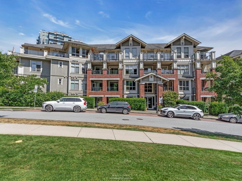 Remarkable 2 bedroom, 2 bathroom suite in *The Grove*, a - Beach Condo for sale in New Westminster, BC on Beachhouse.com
