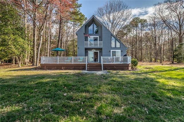 Fabulous cottage with views over the North River, sandy beach - Beach Home for sale in North, Virginia on Beachhouse.com