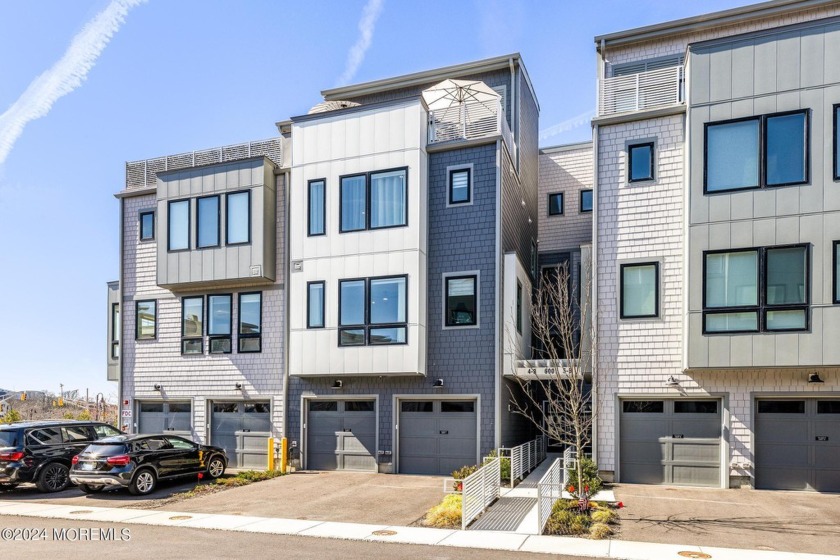 Many wonderful upgrades in this 2 yr young townhome in the Cove - Beach Condo for sale in Asbury Park, New Jersey on Beachhouse.com