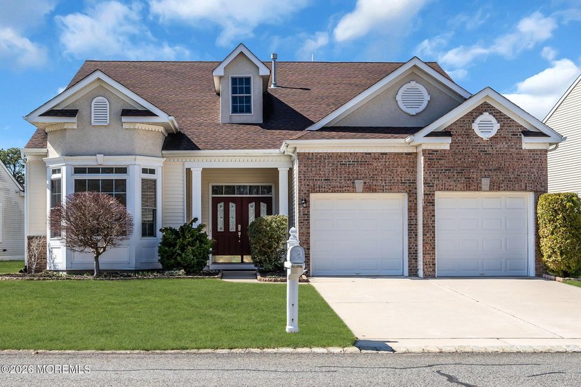PERFECT GOLF COURSE LOCATION ON THE 10TH HOLE. THIS ELEGANT - Beach Home for sale in Waretown, New Jersey on Beachhouse.com