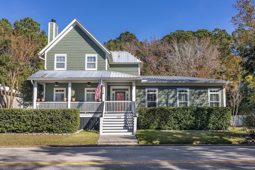 Welcome home to 2605 Rivertowne Parkway! Where you will be - Beach Home for sale in Mount Pleasant, South Carolina on Beachhouse.com