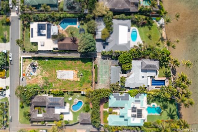 This 15,682 sqft. vacant lot includes a workable swimming pool - Beach Lot for sale in Honolulu, Hawaii on Beachhouse.com