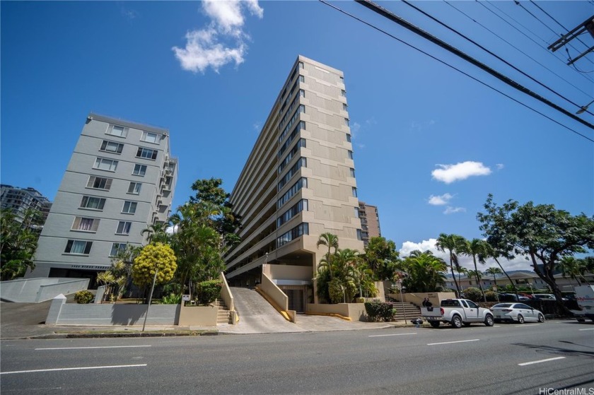 Very MOTIVATED SELLERS offering $5k seller credits towards rate - Beach Condo for sale in Honolulu, Hawaii on Beachhouse.com