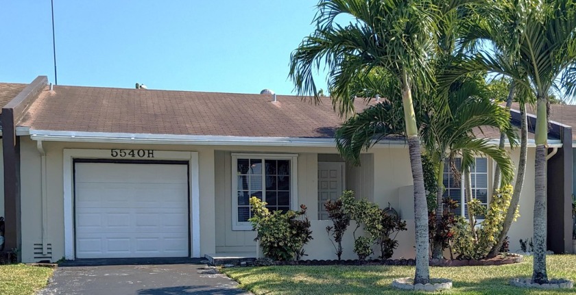 REMODELED VILLA, . ALL TILE FLOORS, OPEN CONCEPT KITCHEN, NICE - Beach Home for sale in Margate, Florida on Beachhouse.com