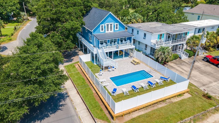 Spectacular 6 BR/4 BA raised beach house in the Ocean Drive - Beach Home for sale in North Myrtle Beach, South Carolina on Beachhouse.com