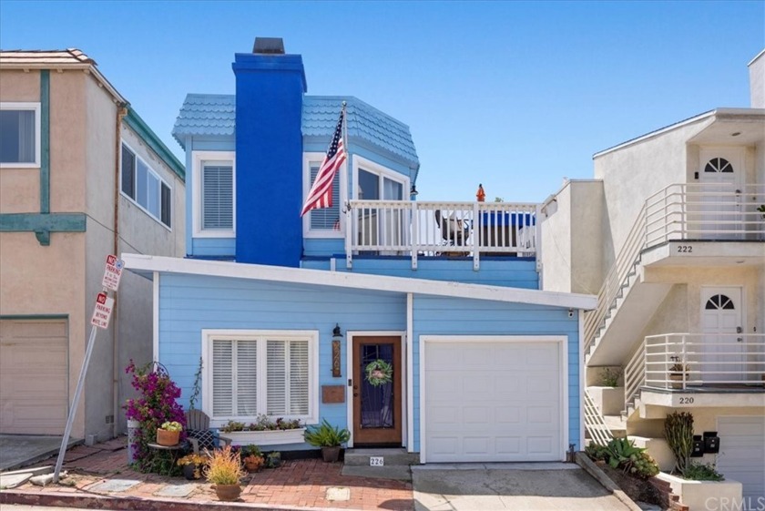 *Charm* is an elusive concept, but not when you're living at 226 - Beach Home for sale in Manhattan Beach, California on Beachhouse.com