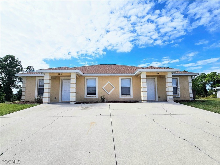 Excellent opportunity in Lehigh Acres! This well-maintained - Beach Home for sale in Lehigh Acres, Florida on Beachhouse.com