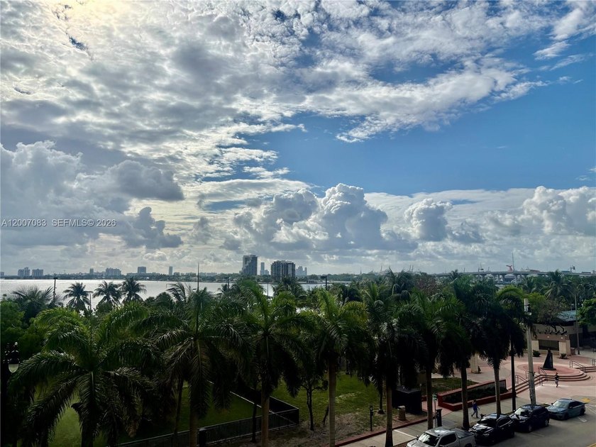 NO RENTAL RESTRICTIONS!!!!! LIVE/WORK LOFT SPACE W/12 FOOT - Beach Condo for sale in Miami, Florida on Beachhouse.com