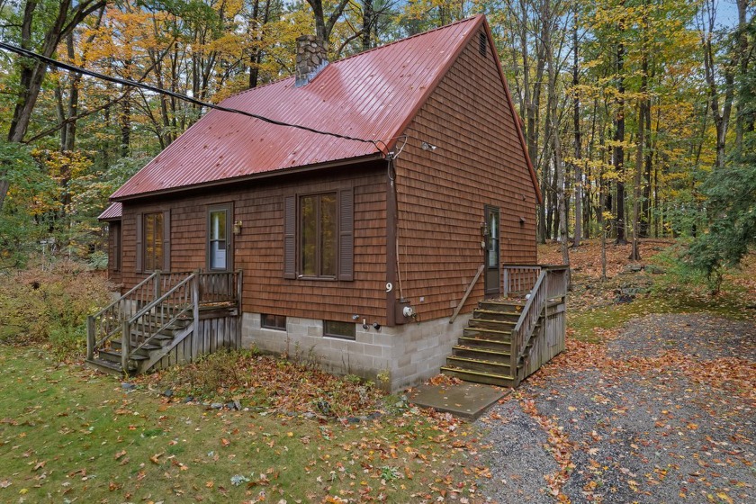 This charming 1975 Cape Cod-style home is now available for the - Beach Home for sale in Ogunquit, Maine on Beachhouse.com