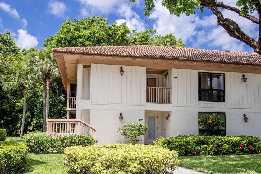 Discover this charming & spacious 2 BA/2BA great room Golf Villa - Beach Condo for sale in Palm Beach Gardens, Florida on Beachhouse.com