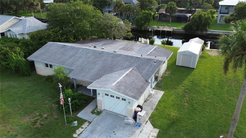 Location, Location, Location! Calling all investors & handymen - Beach Home for sale in Crystal River, Florida on Beachhouse.com
