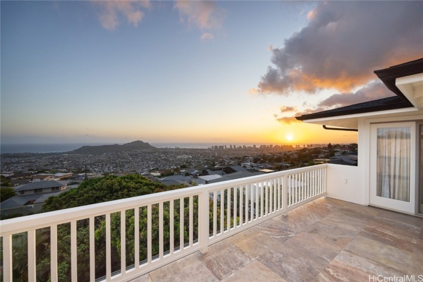 Discover island living at its finest in this stunning residence - Beach Home for sale in Honolulu, Hawaii on Beachhouse.com