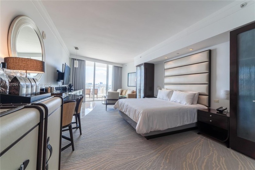 JR SUITE OVERLOOKING TO THE OCEAN AND CITY. BEST SUNSET VIEWS - Beach Commercial for sale in Miami Beach, Florida on Beachhouse.com