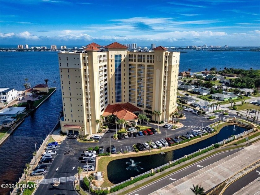 Beautiful 2 bed/2 Bath updated condo with all the amenities and - Beach Condo for sale in South Daytona, Florida on Beachhouse.com